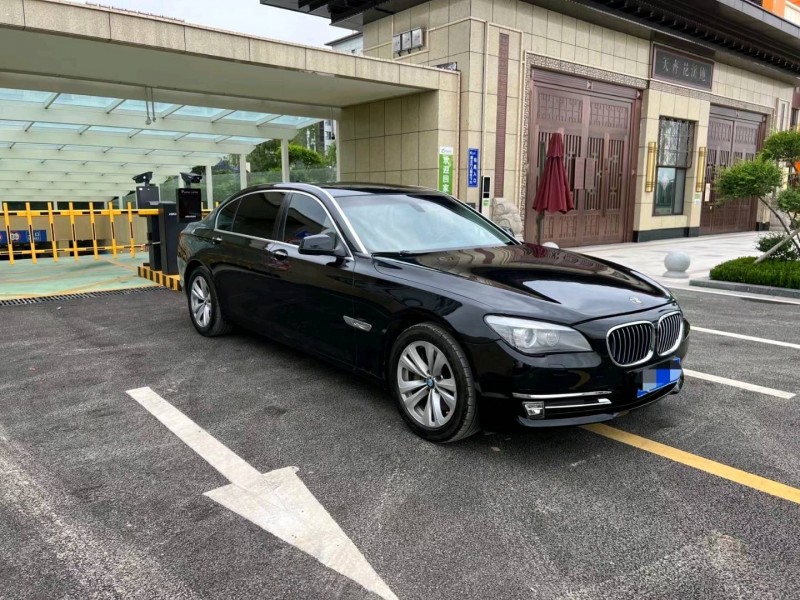 青岛12年宝马7系2