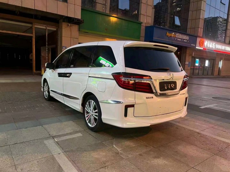 邵阳17年本田艾力绅8