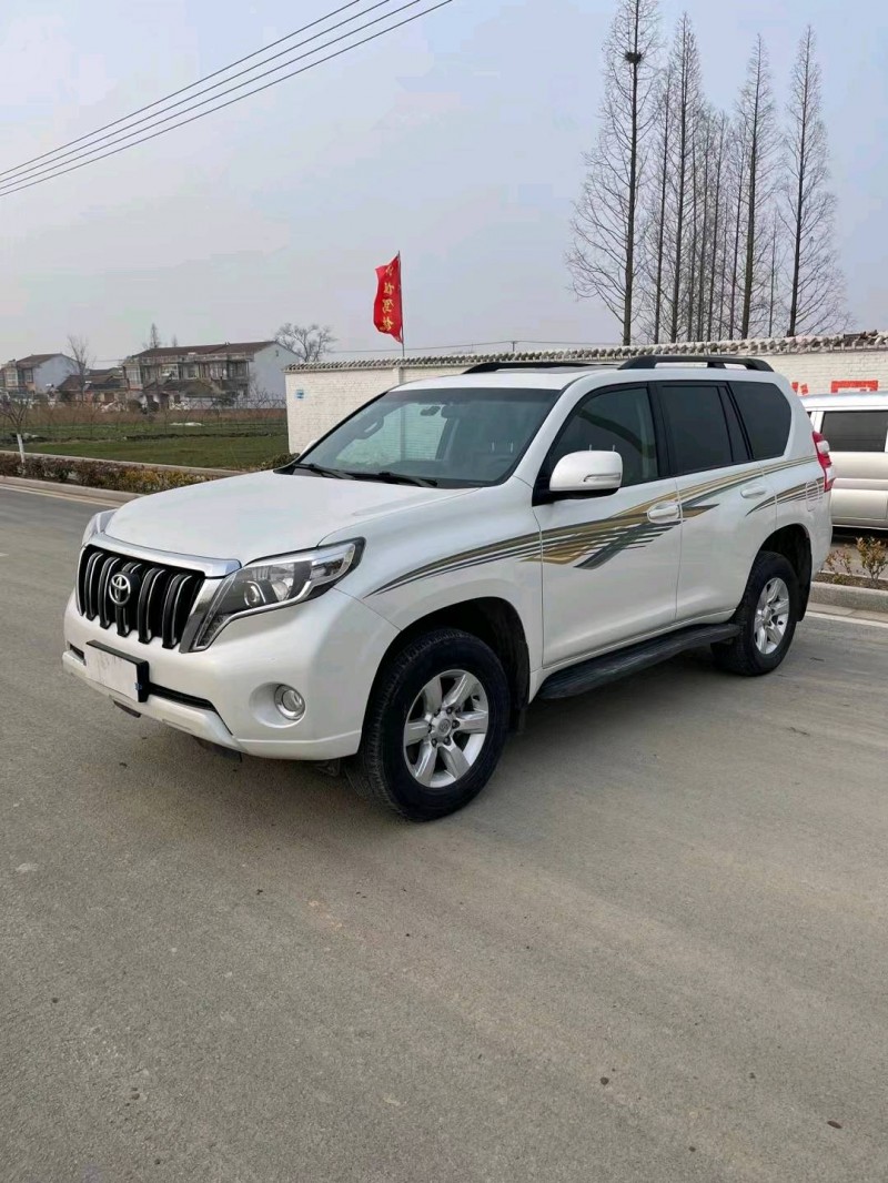 徐州17年丰田普拉多2