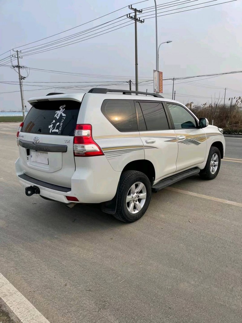 徐州17年丰田普拉多8