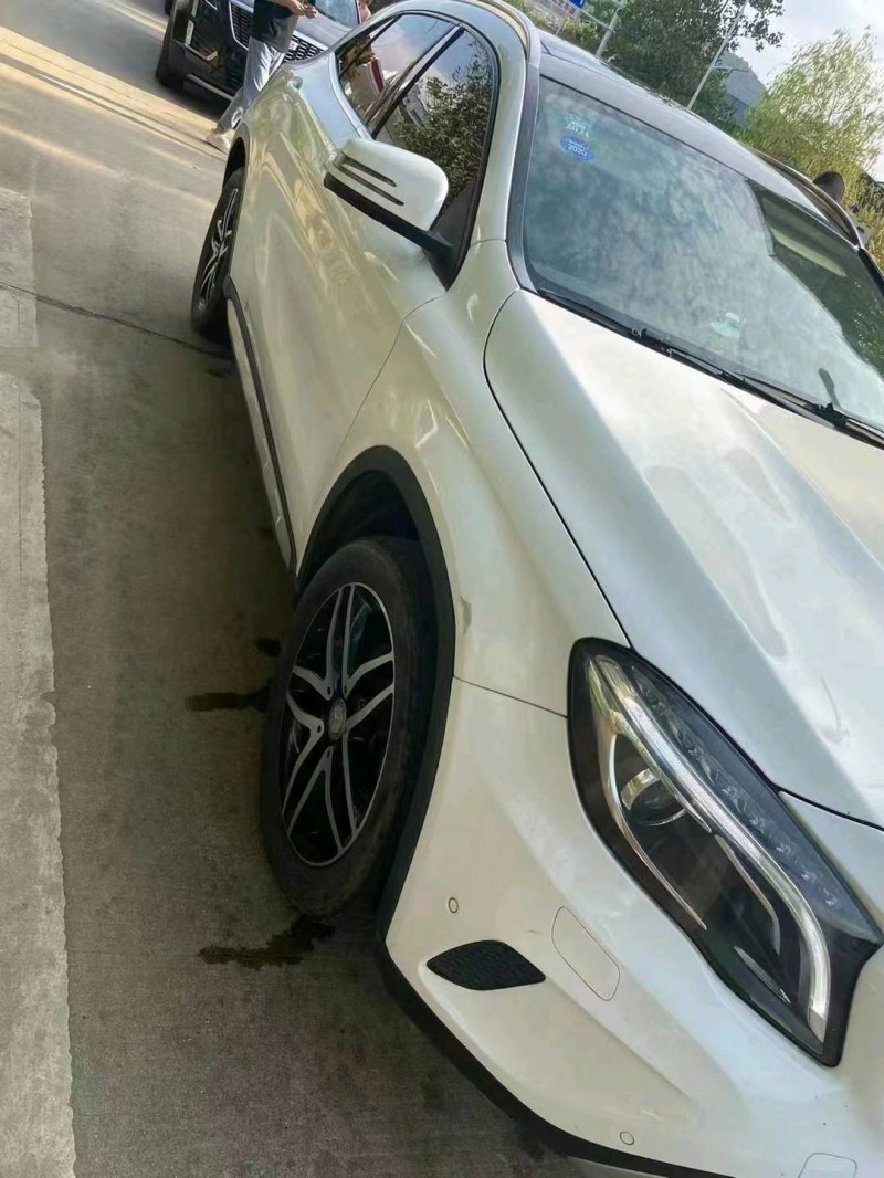 北京17年奔驰GLA2