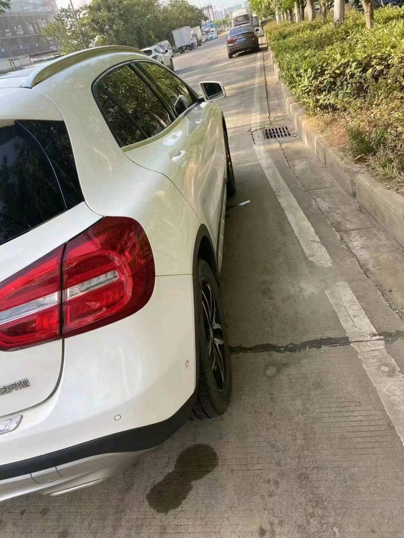 北京17年奔驰GLA4