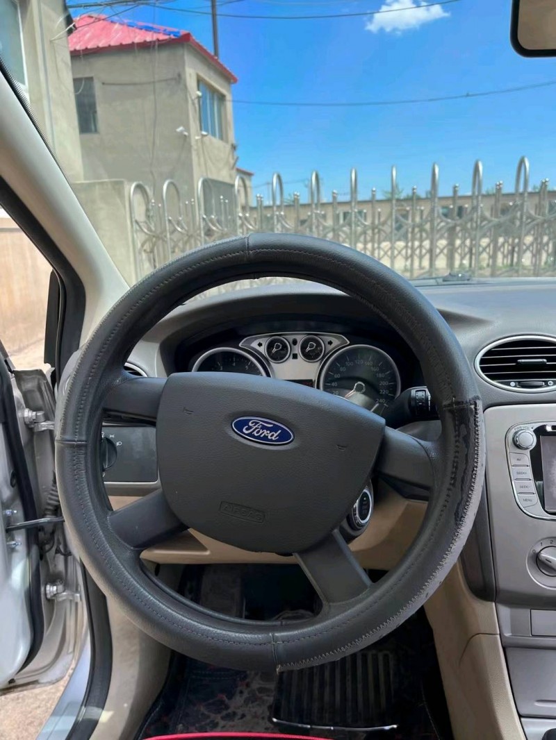沈阳14年福特福克斯4