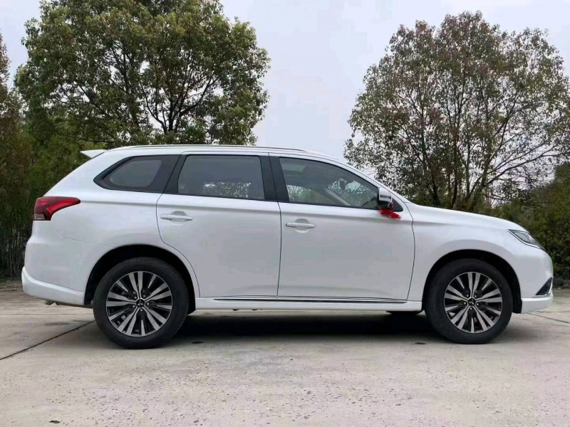 北京22年三菱欧蓝德3