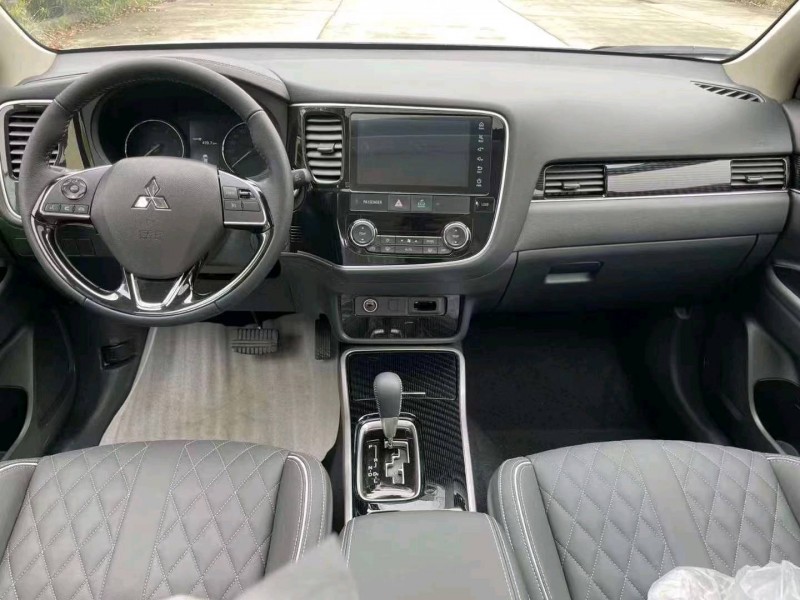 北京22年三菱欧蓝德8