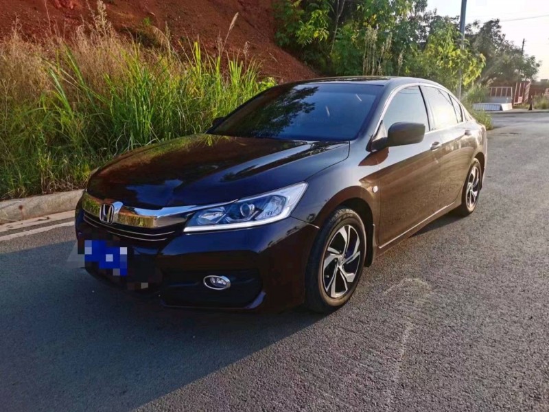 邵阳17年本田雅阁8