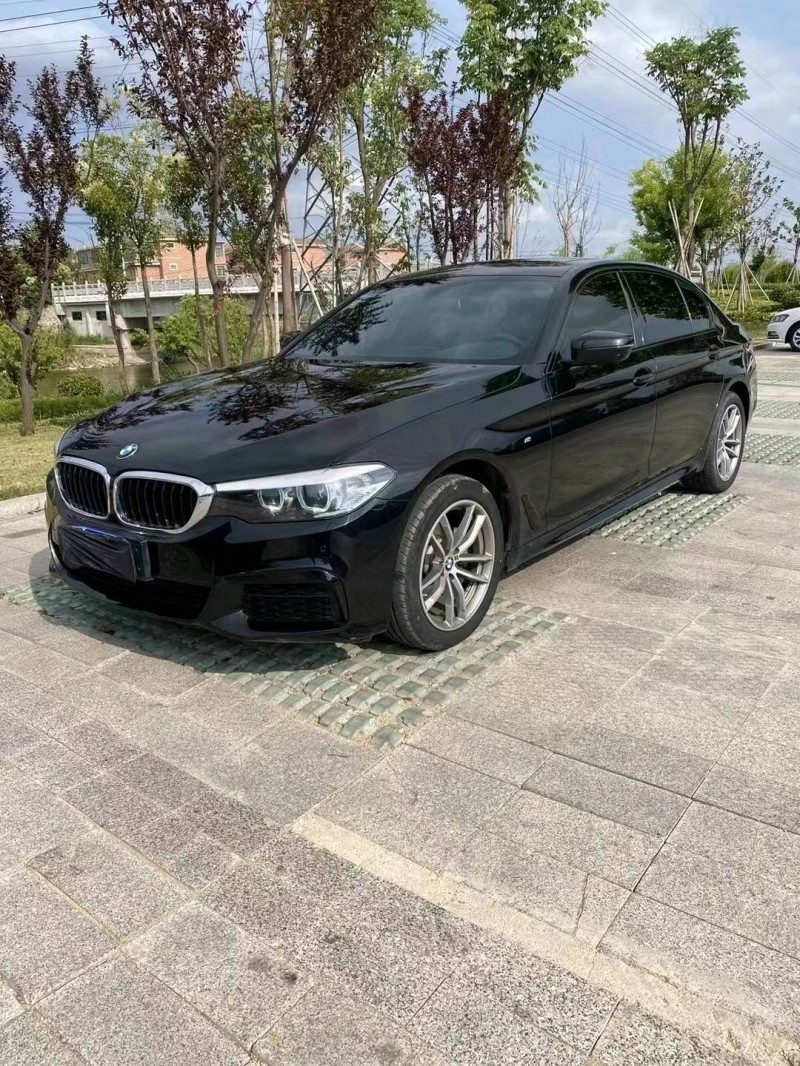 徐州19年宝马5系3