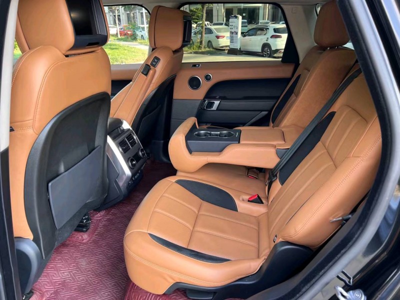 济宁19年路虎揽胜运动7