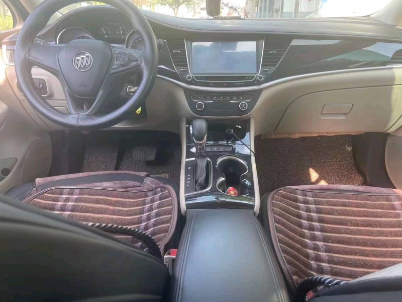 东营16年别克威朗7