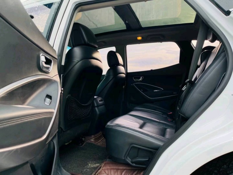 东莞16年现代全新胜达4