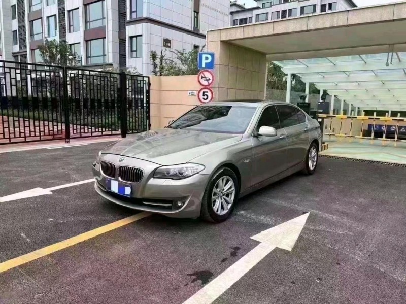 东营11年宝马5系3