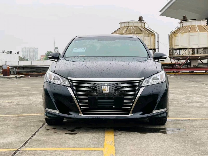 东莞18年丰田皇冠1