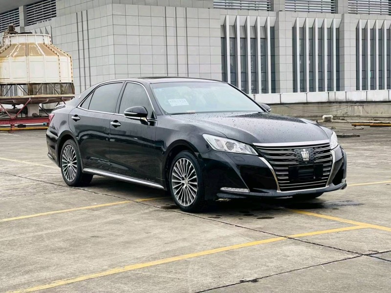 东莞18年丰田皇冠3