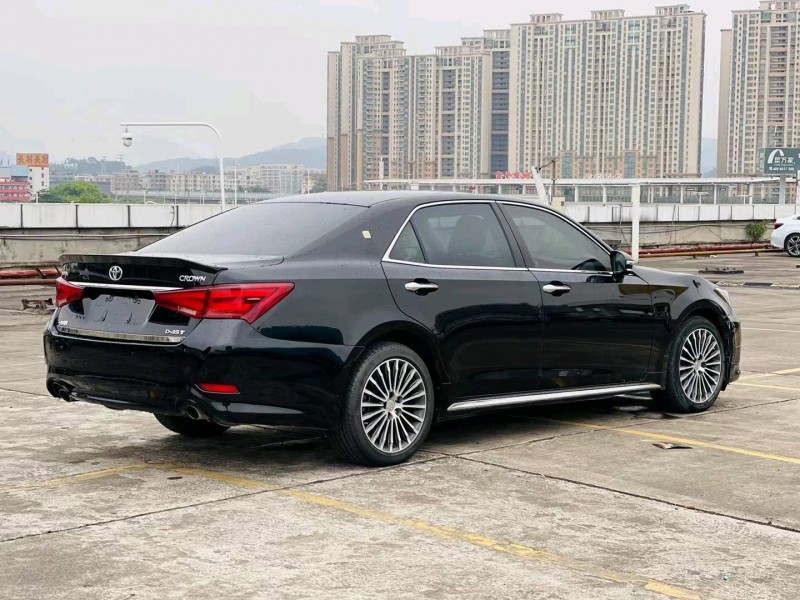 东莞18年丰田皇冠7