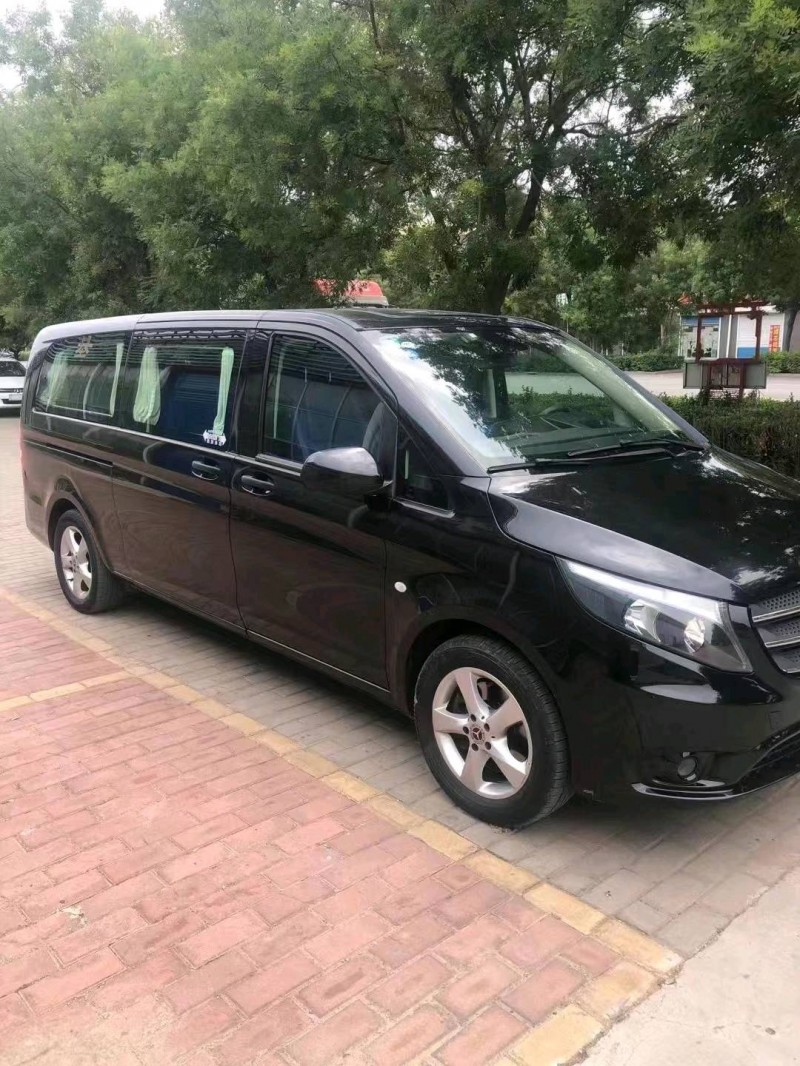 东营19年奔驰威霆2