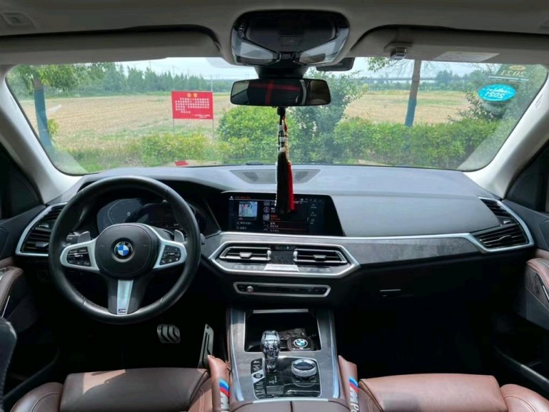 盐城19年宝马X59