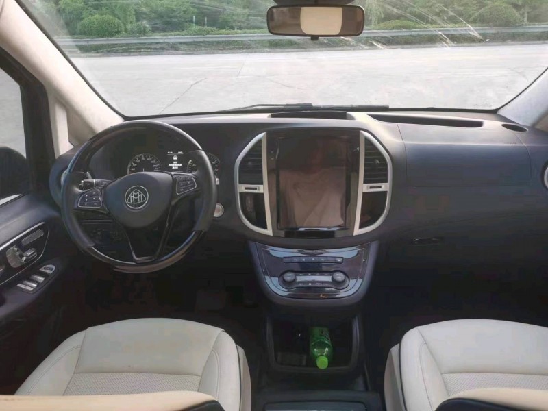 徐州17年奔驰威霆6