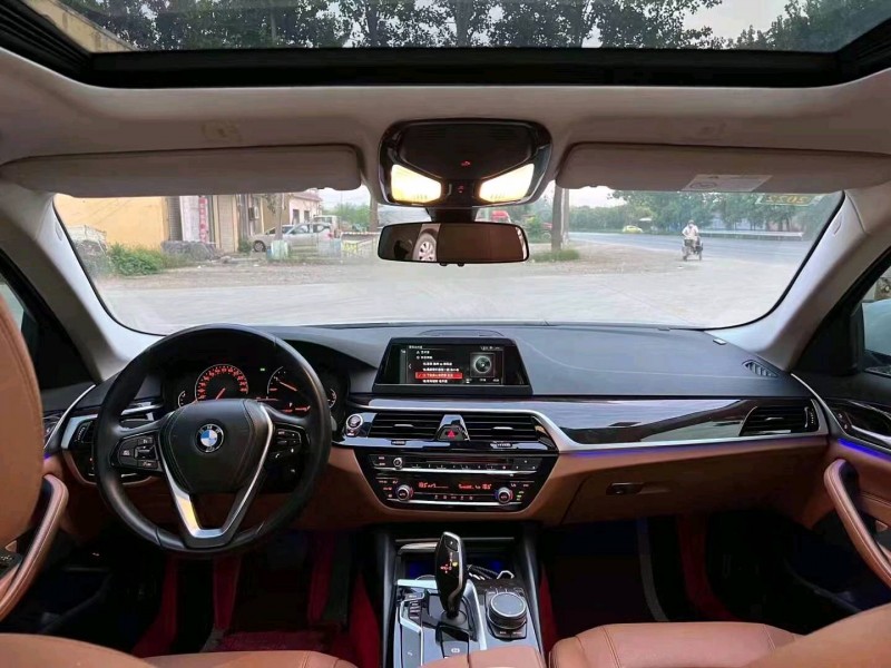 北京17年宝马5系3