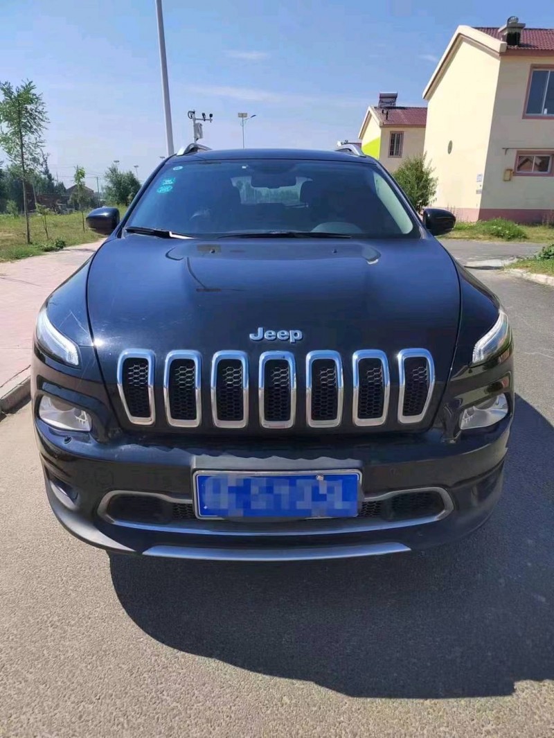 東營16年Jeep自由光8