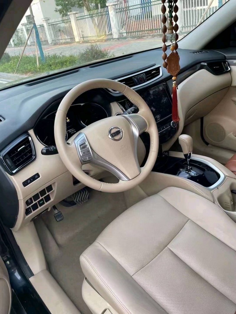 北京16年日产奇骏5