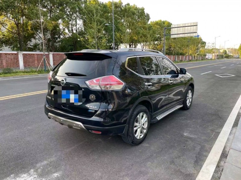 北京16年日产奇骏7