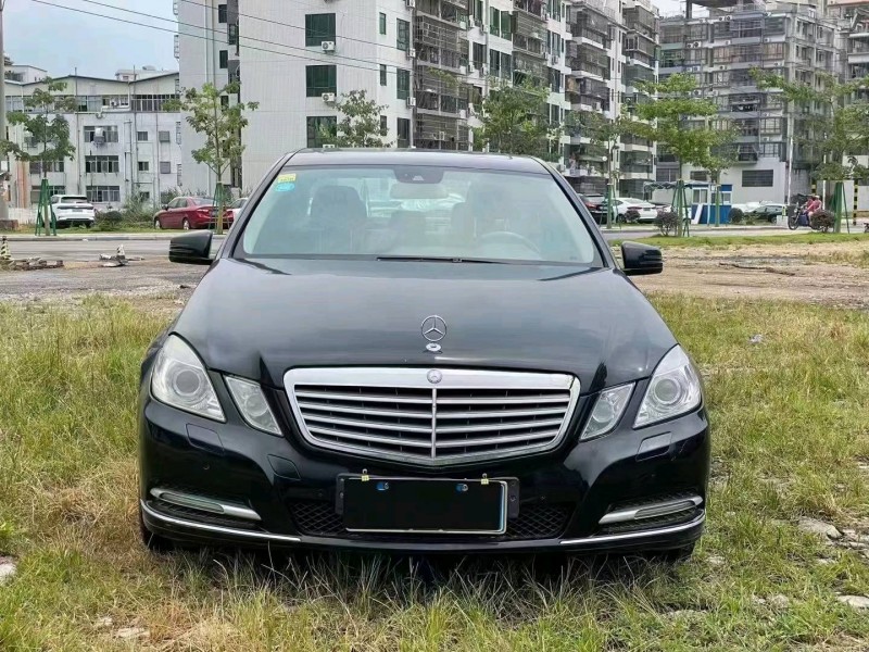 广州11年奔驰E8