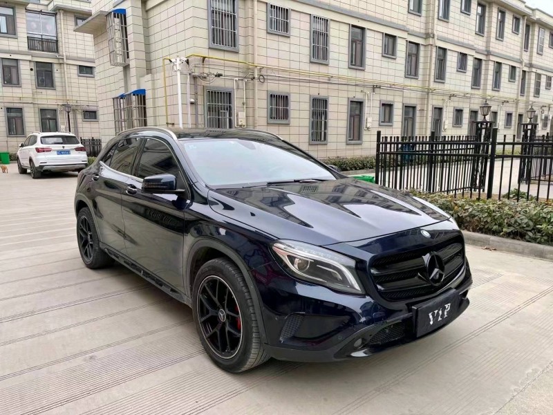 徐州16年奔驰GLA3