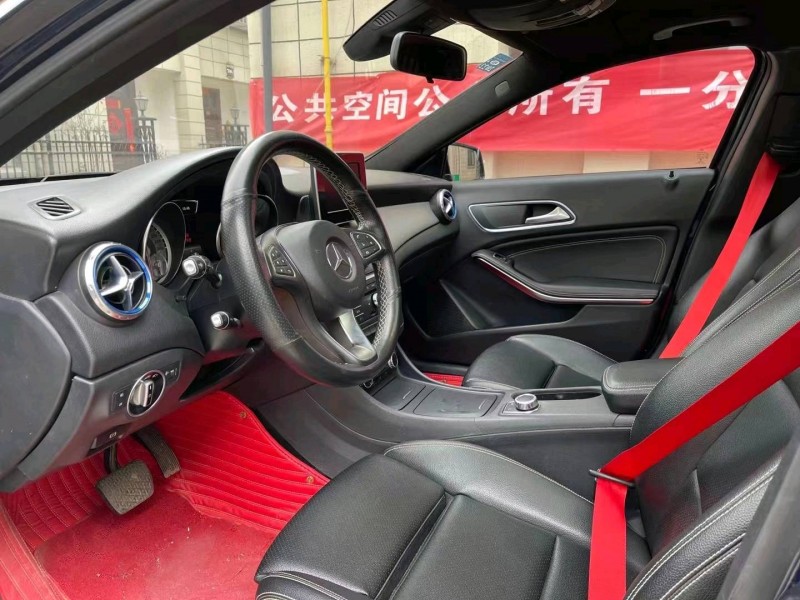 徐州16年奔驰GLA7