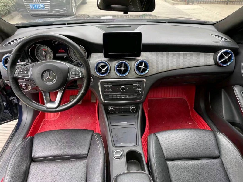 徐州16年奔驰GLA8