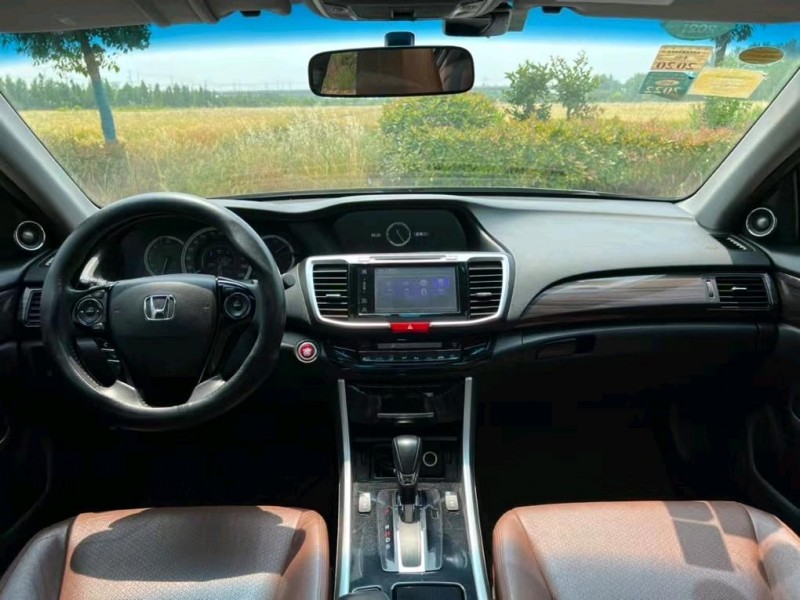 盐城16年本田雅阁3