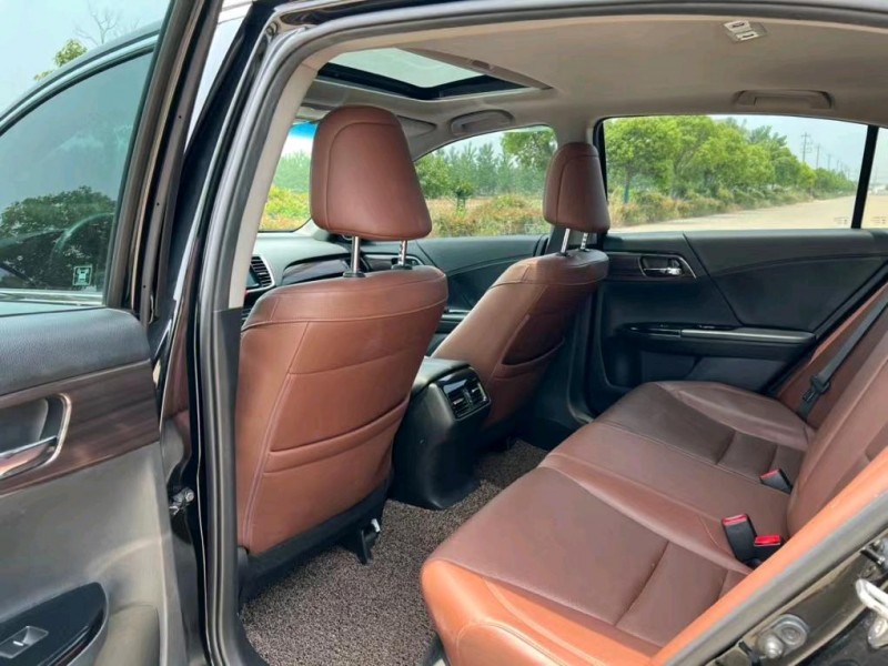 盐城16年本田雅阁4