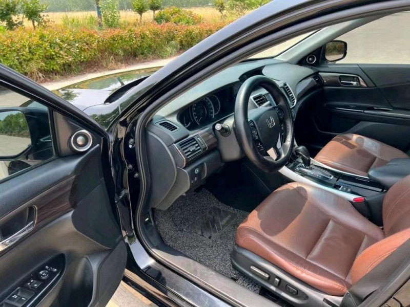 盐城16年本田雅阁2