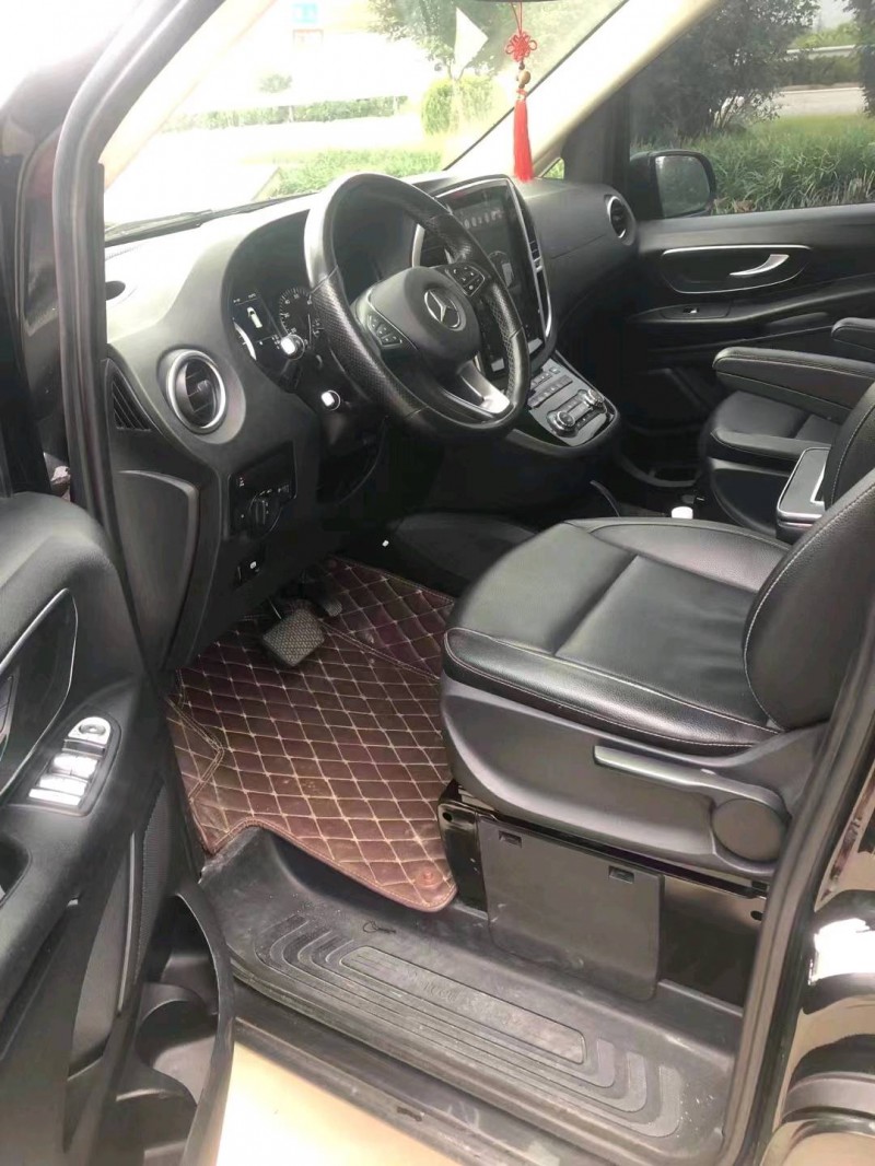 烟台18年奔驰威霆8