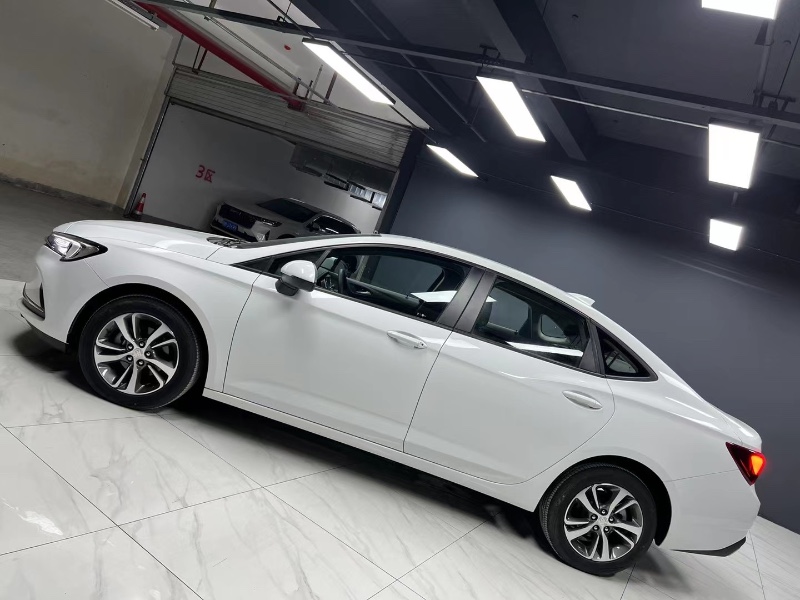 成都22年别克威朗5