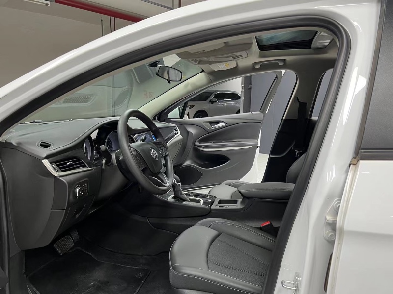 成都22年别克威朗3