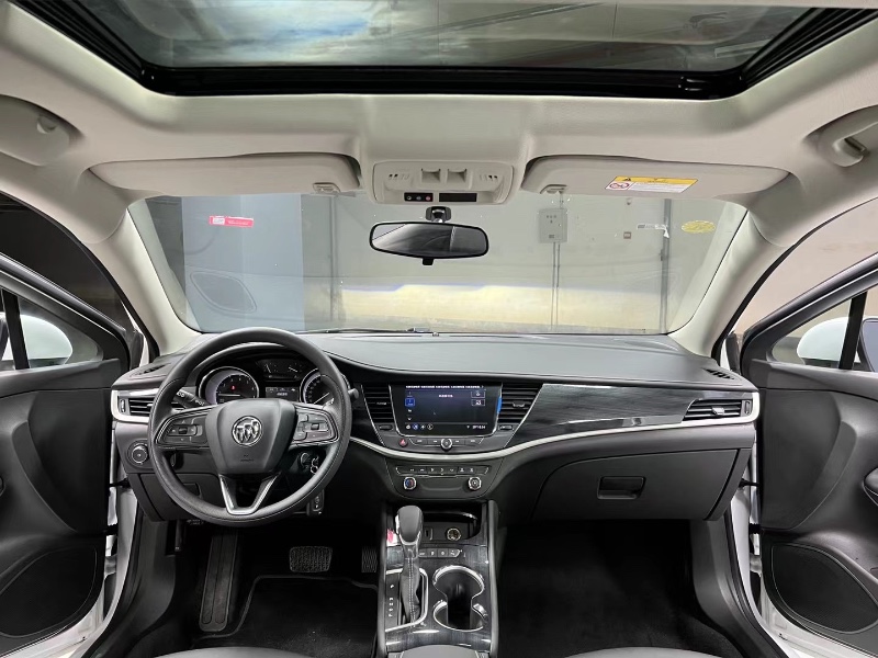 成都22年别克威朗8