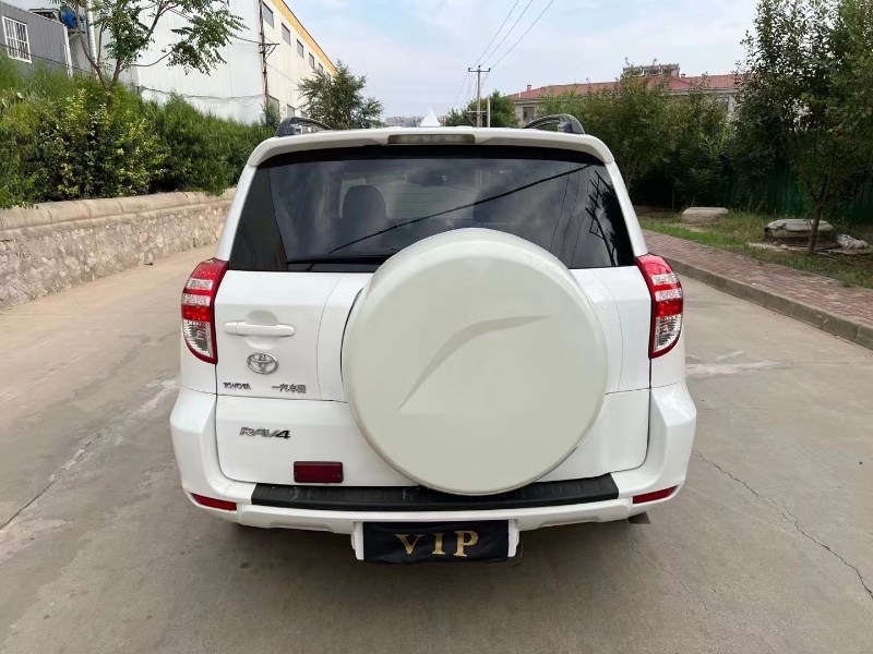 唐山11年豐田RAV44