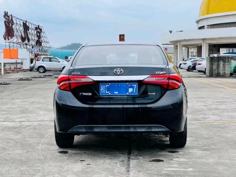 东莞18年丰田雷凌1