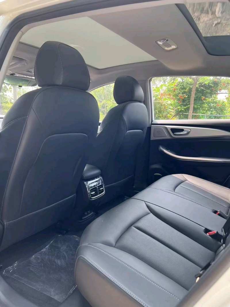 保定22年上汽集团飞凡ER66