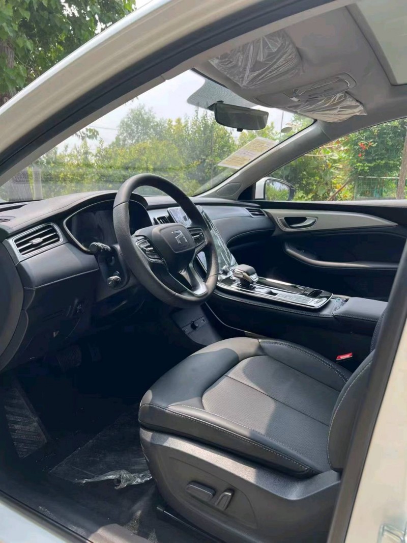 保定22年上汽集团飞凡ER68