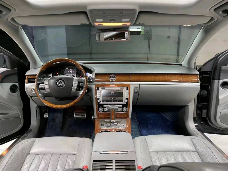 成都12年大众辉腾4