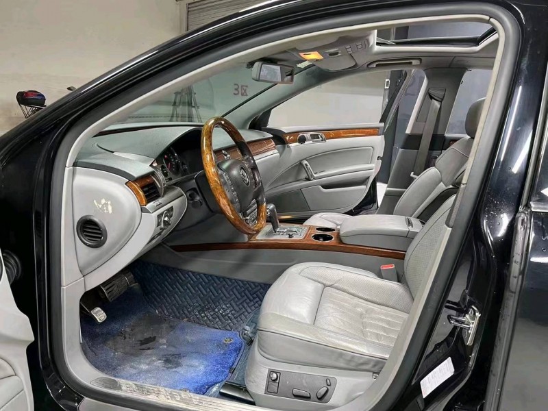 成都12年大众辉腾8