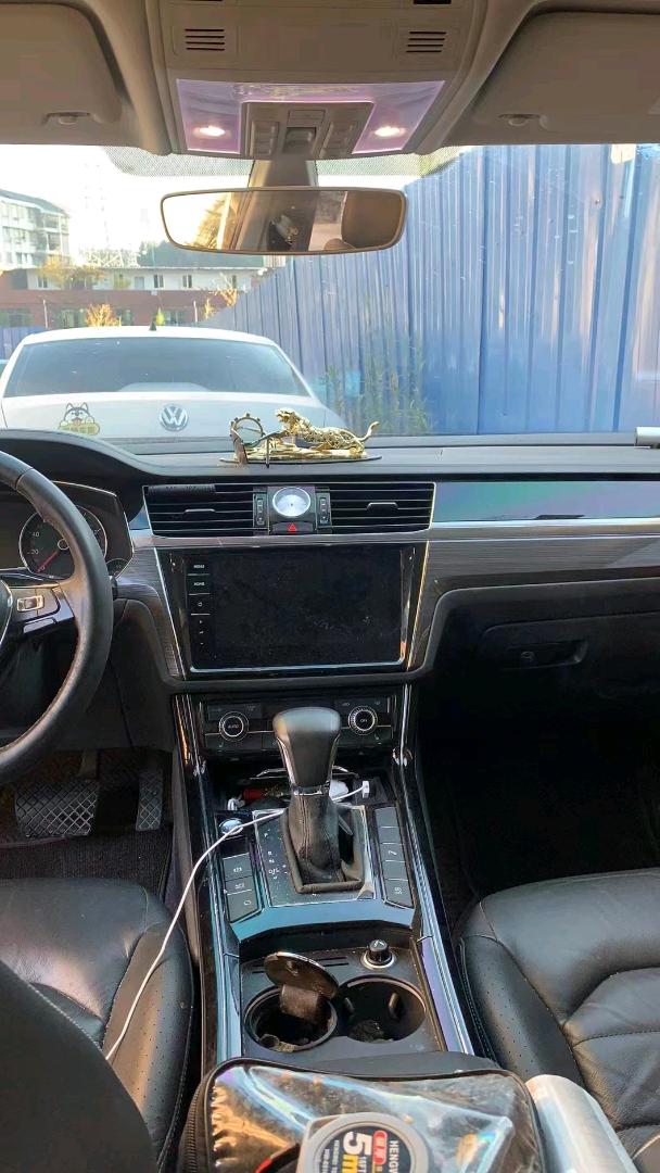 成都18年大众辉昂5