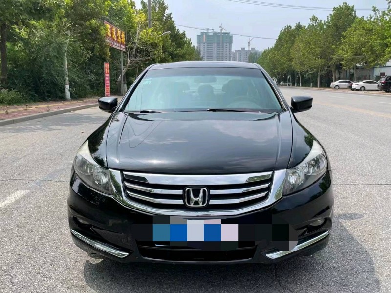 保定13年本田雅阁1