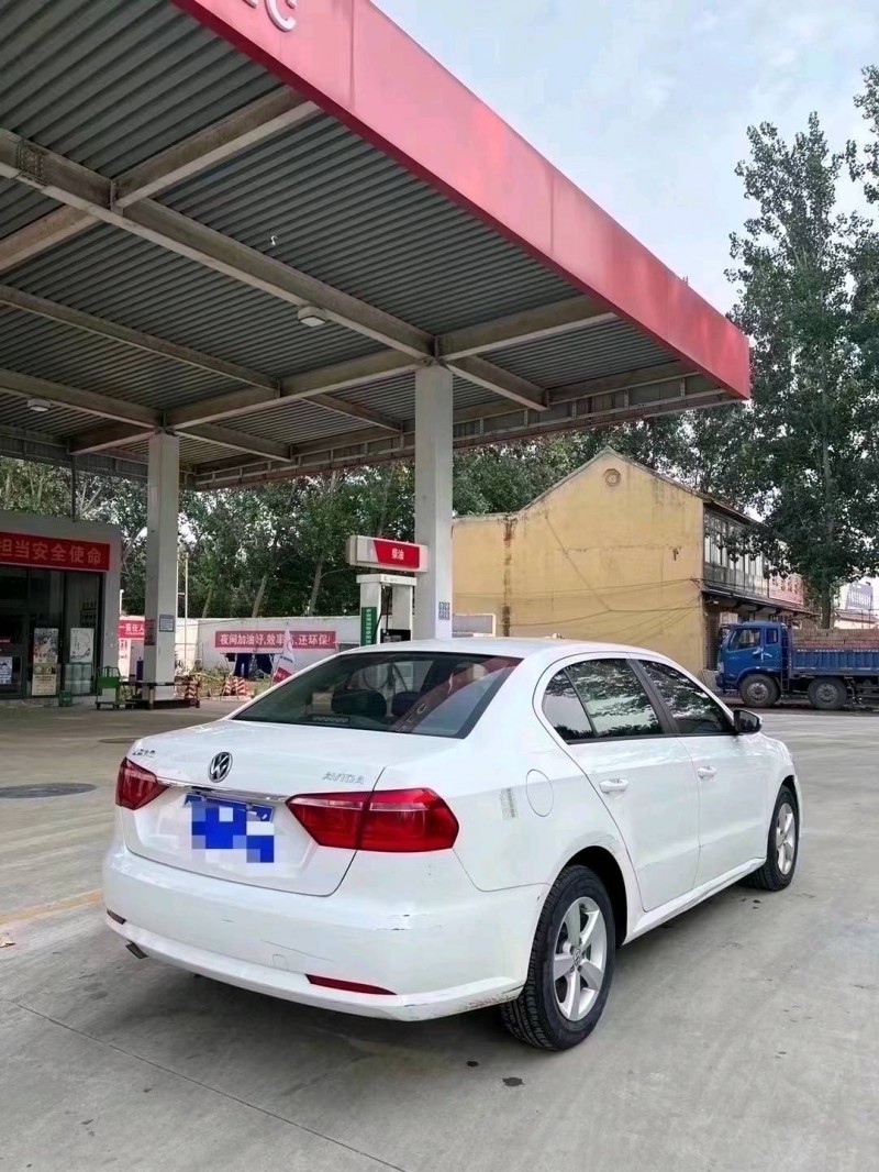 北京17年大众朗逸8