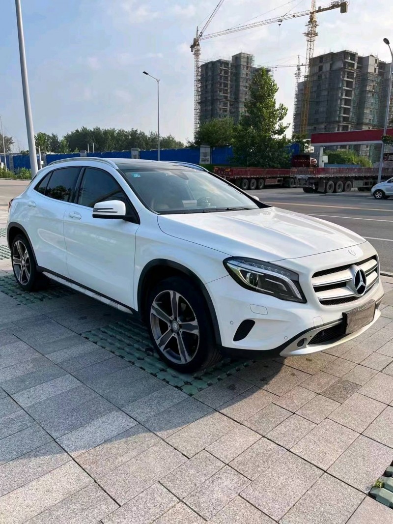 徐州16年奔驰GLA2