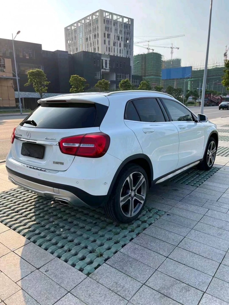 徐州16年奔驰GLA8