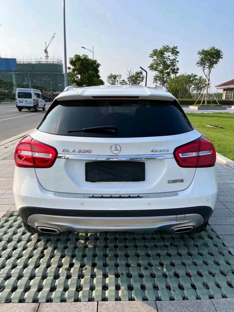 徐州16年奔驰GLA9