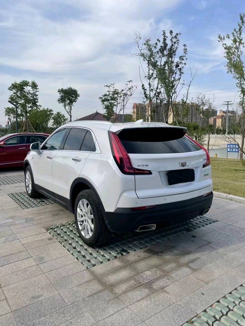 徐州20年凯迪拉克XT44
