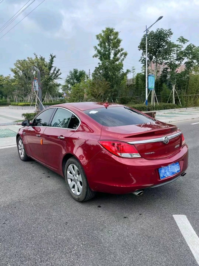 徐州12年别克君威7